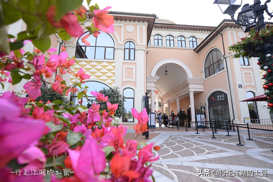 上海佛罗伦萨小镇,奥特莱斯世界名品购物中心,中国奢侈品领导者