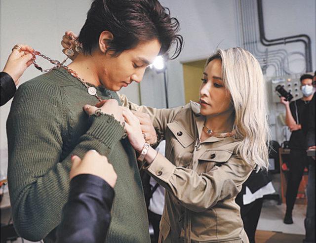 萧亚轩最近面容,萧亚轩面部大变样