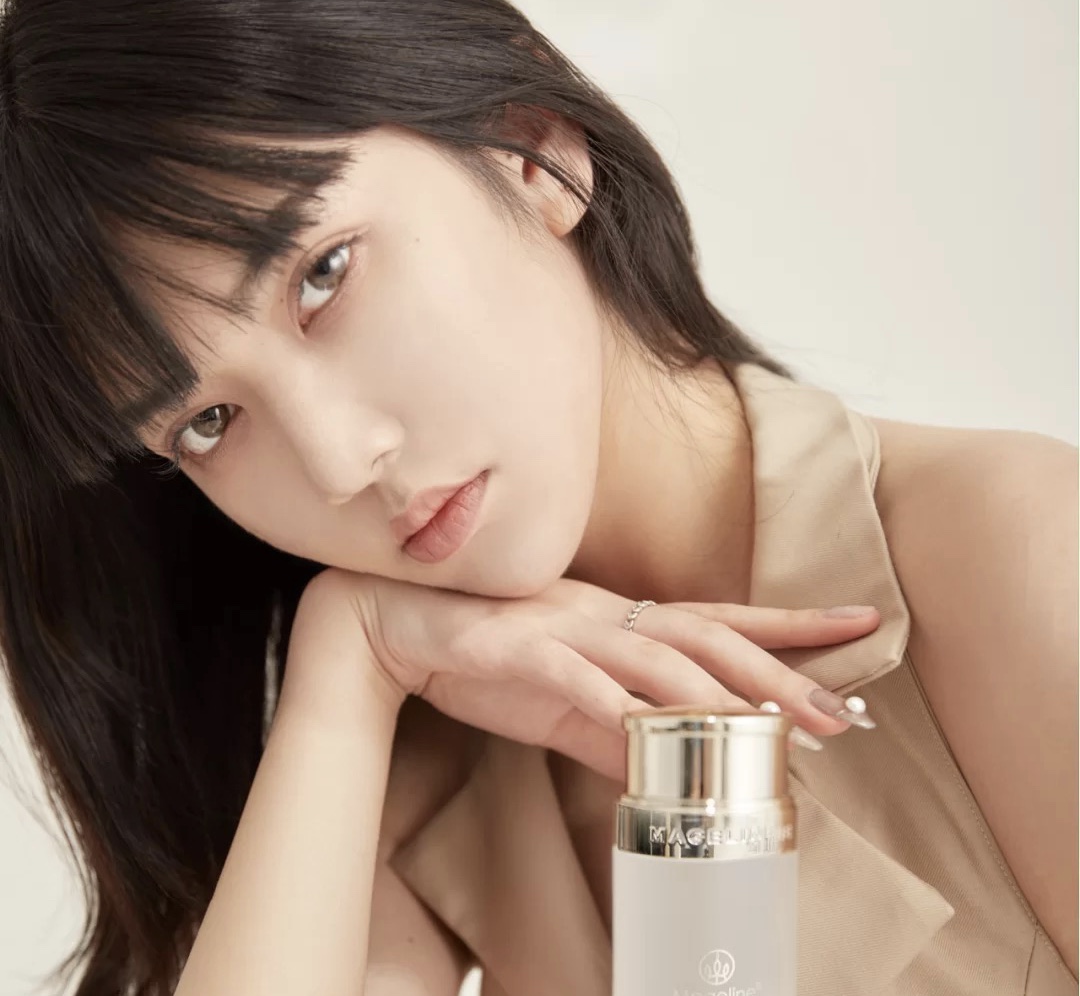 如何卸妆正确的卸妆步骤是怎样的,卸妆的正确步骤和方法