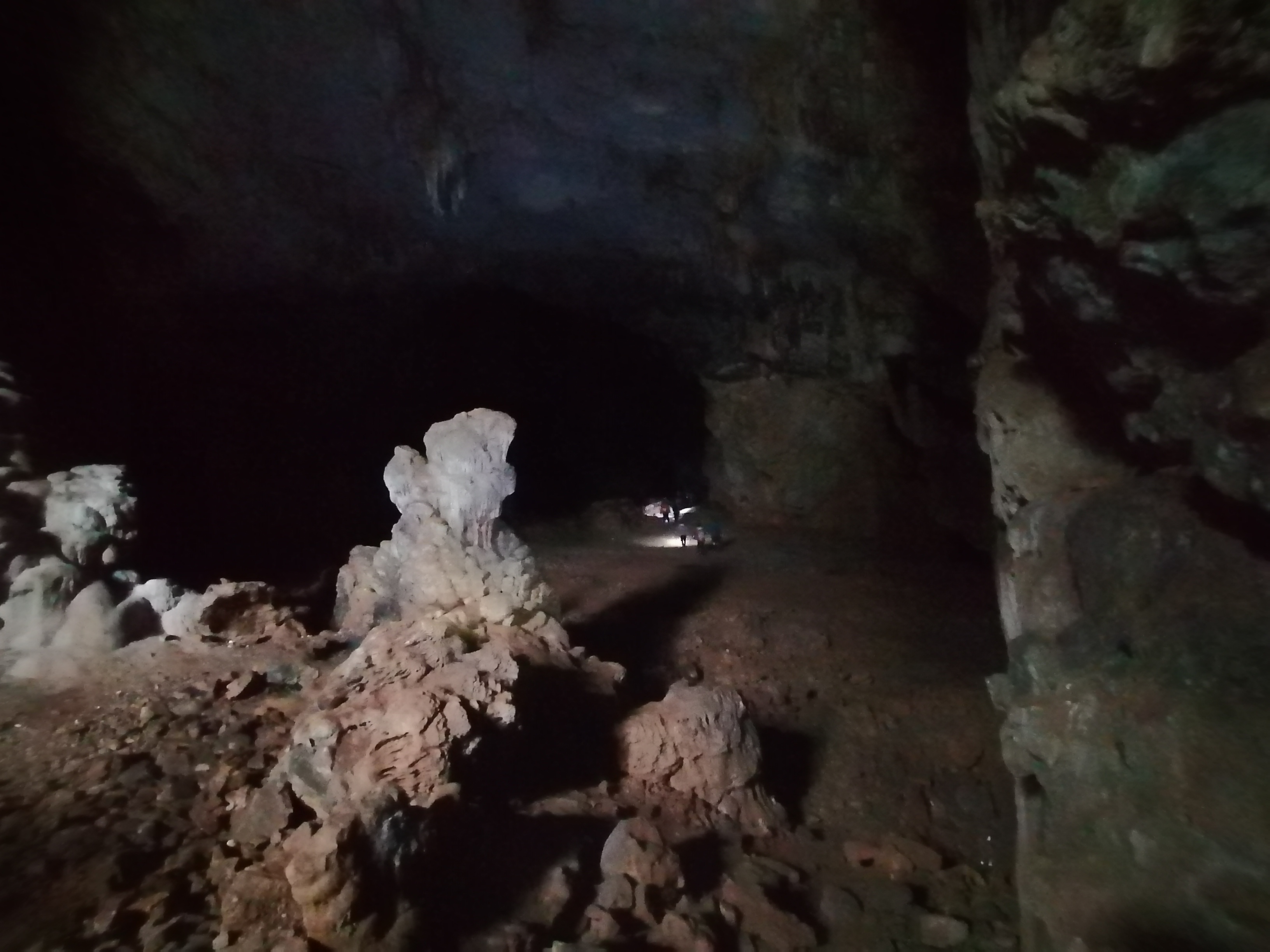 龙洞探秘寻找地下暗河,八面山龙洞地下暗河