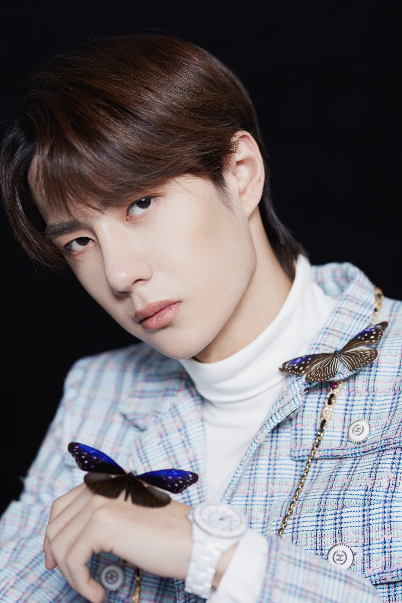 王一博酷盖变脸,王一博最新皮衣造型图片