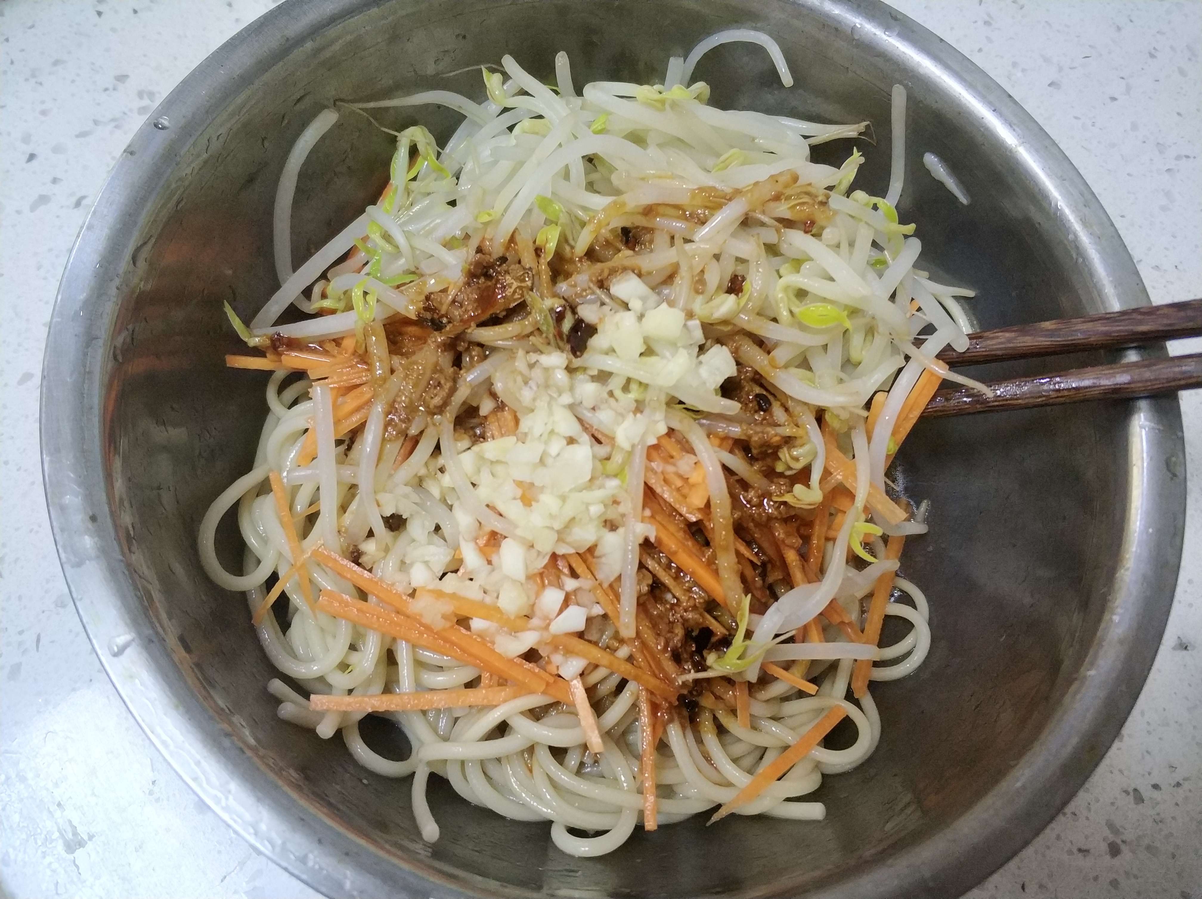 凉面又简单又好吃,凉面好吃酱汁