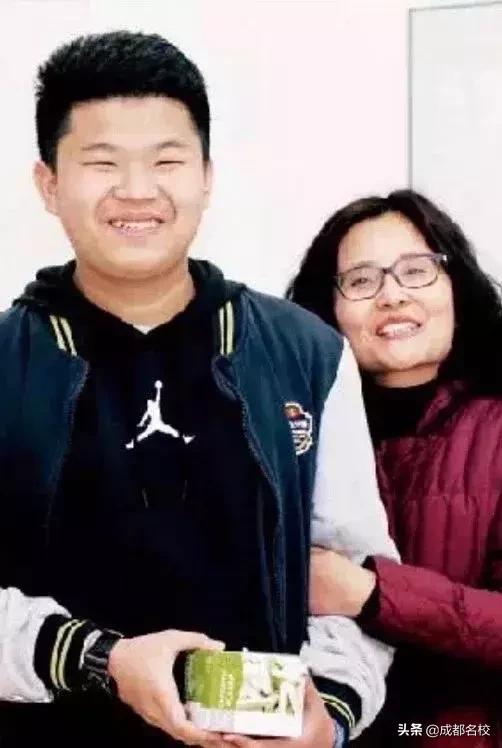 一所好学校，藏不住！成都石室外语学校的家长，深情为学校代言！