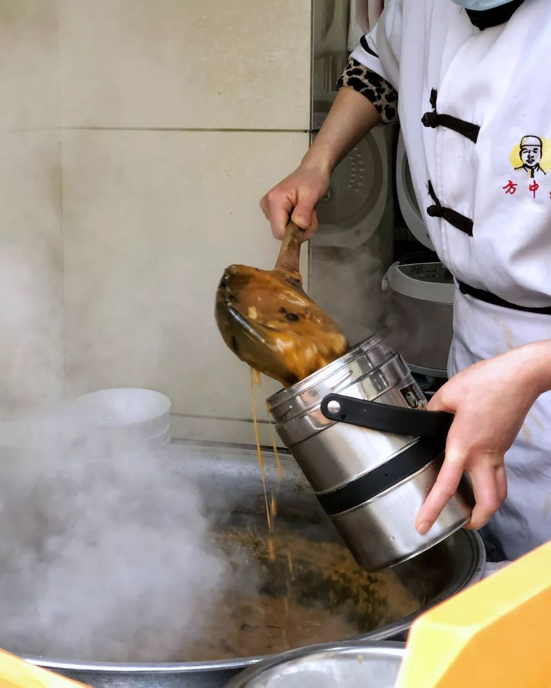 24小时丨郑州，一座被胡辣汤耽误的城市