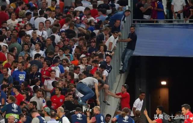 俄罗斯球迷暴打英国球迷的事件,俄罗斯暴揍英国球迷