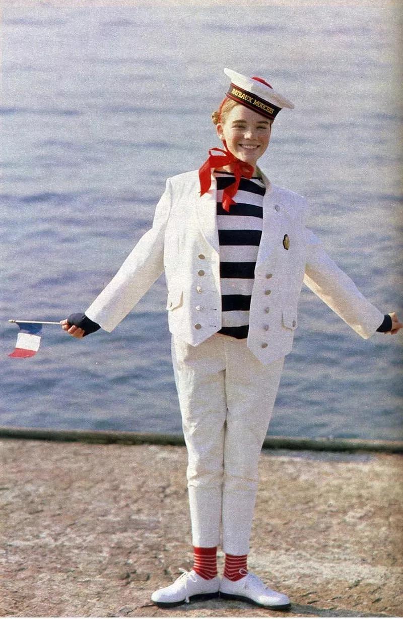 红色分享,红色系单品穿搭技巧变身活力少女