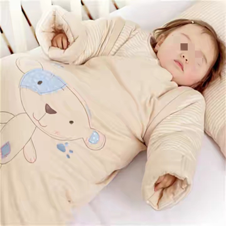 孩子穿睡袋还需要穿秋衣吗,孩子穿睡袋还需要盖被子吗