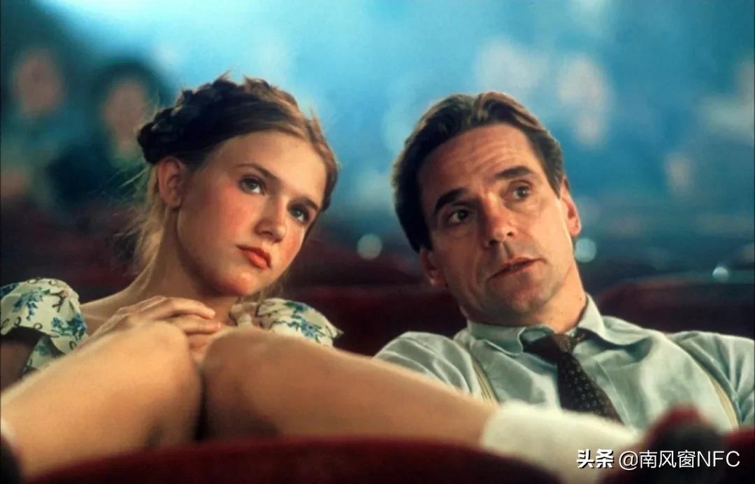 他说她是“小魔女”,我说她是受害者