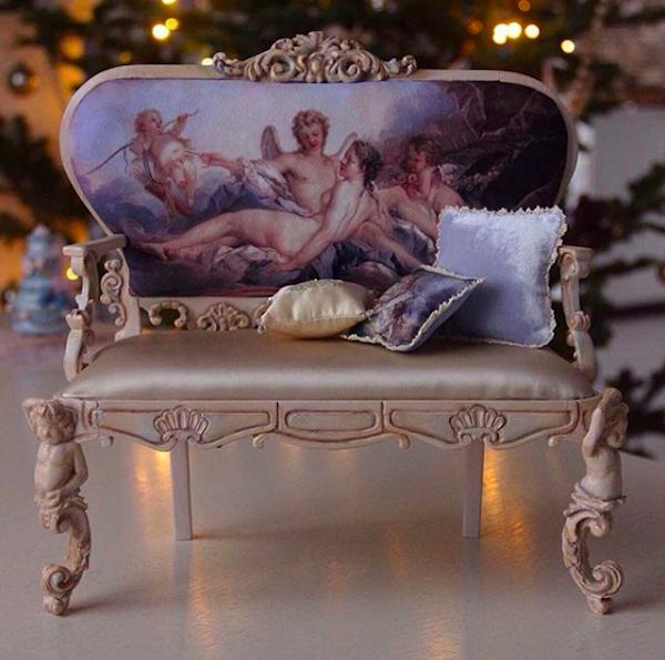 老爸酷爱芭比娃娃?微缩家具做到痴迷!