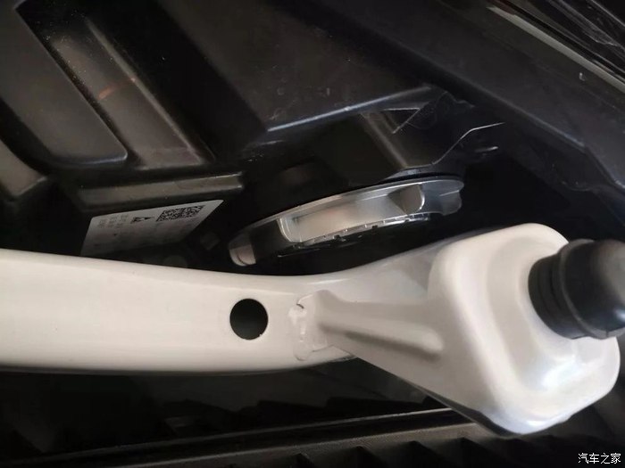 凯迪拉克xt5换led大灯教程,凯迪拉克xt525t豪华版改装