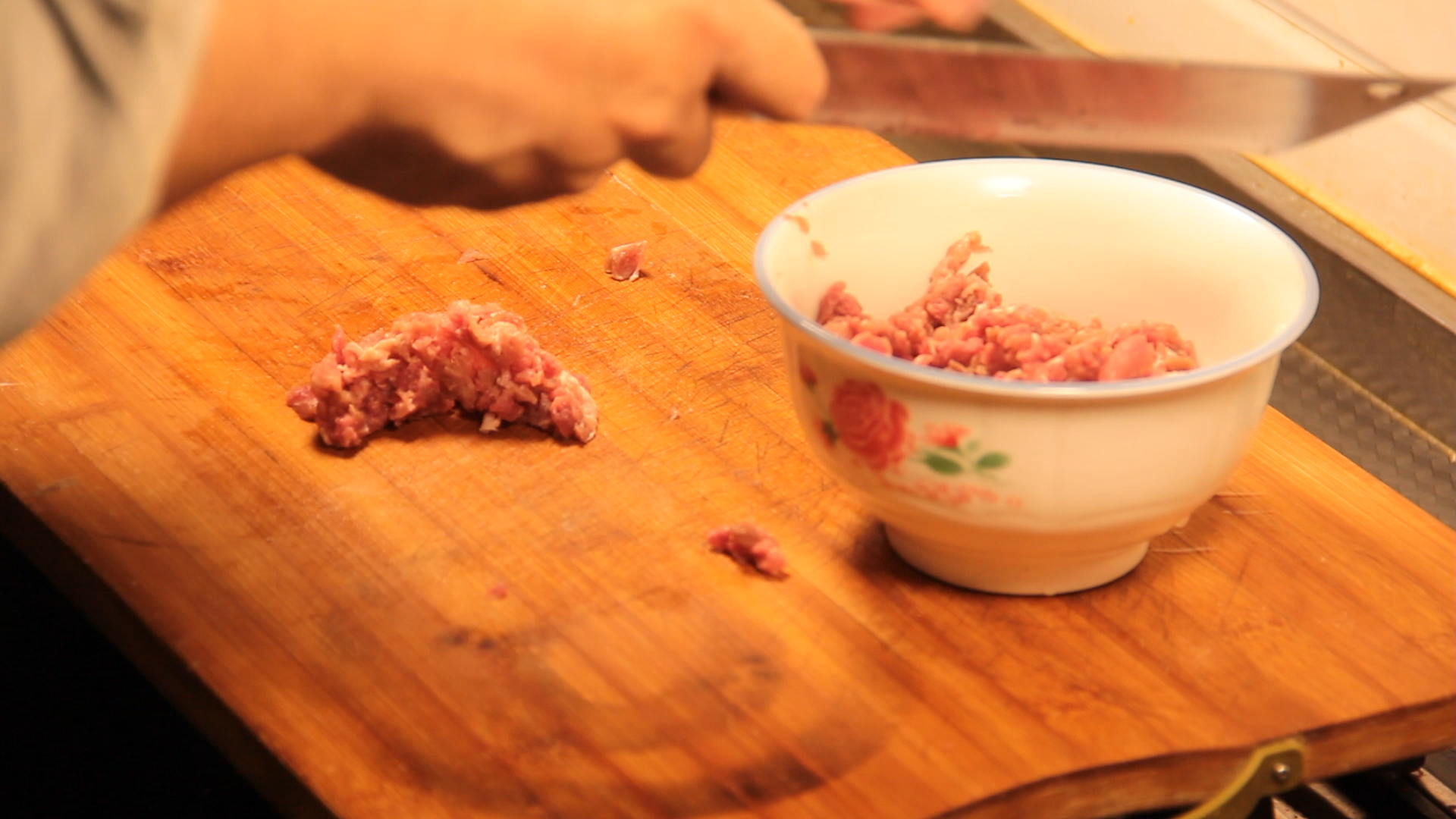 粉皮肉最简单的做法,肉末蒜焖粉皮最简单的做法