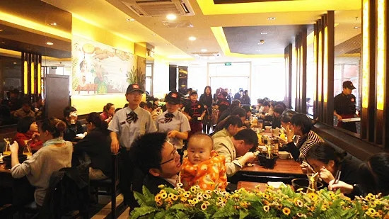 餐厅节日只卖套餐,食客非要单点还曝光餐厅!厨师:滚犊子