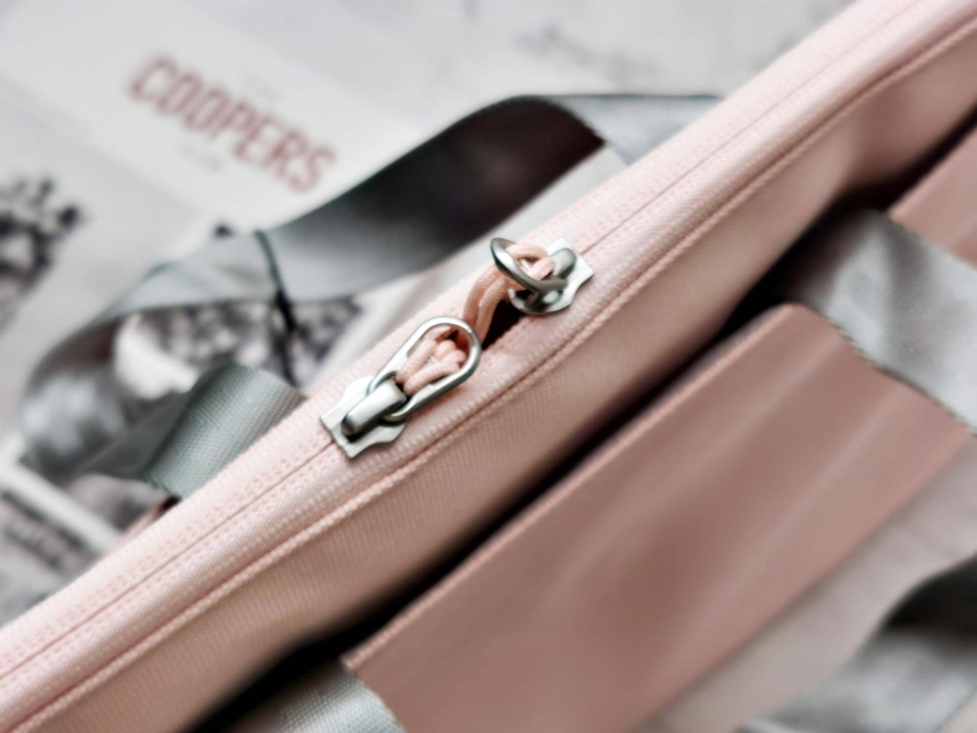 女人控制不住买衣服,女生总是控制不住买衣服