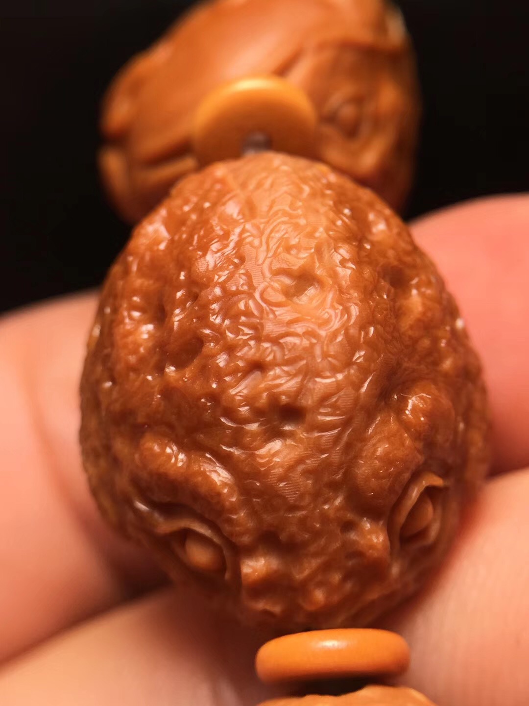 橄榄核雕大点的好还是小的好,橄榄核雕复杂的好还是简单的好