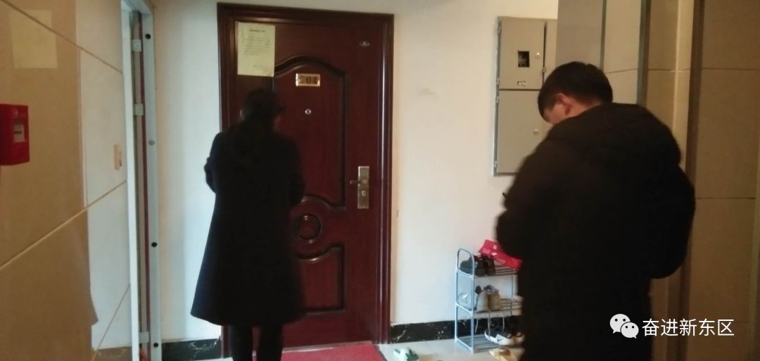 东区街道严格落实网格化管理筑牢织密疫情防控网【战“疫”进行时】（52）