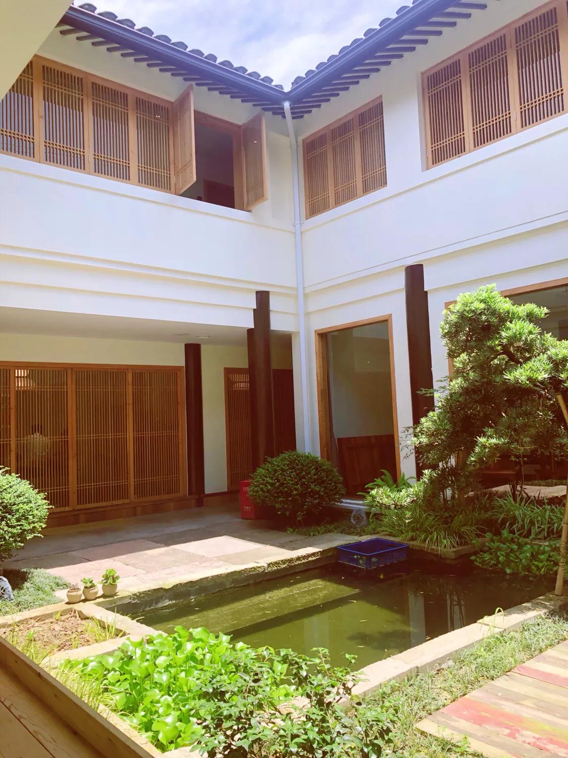 听戏享受这悠闲时光,听戏喝酒自在逍遥