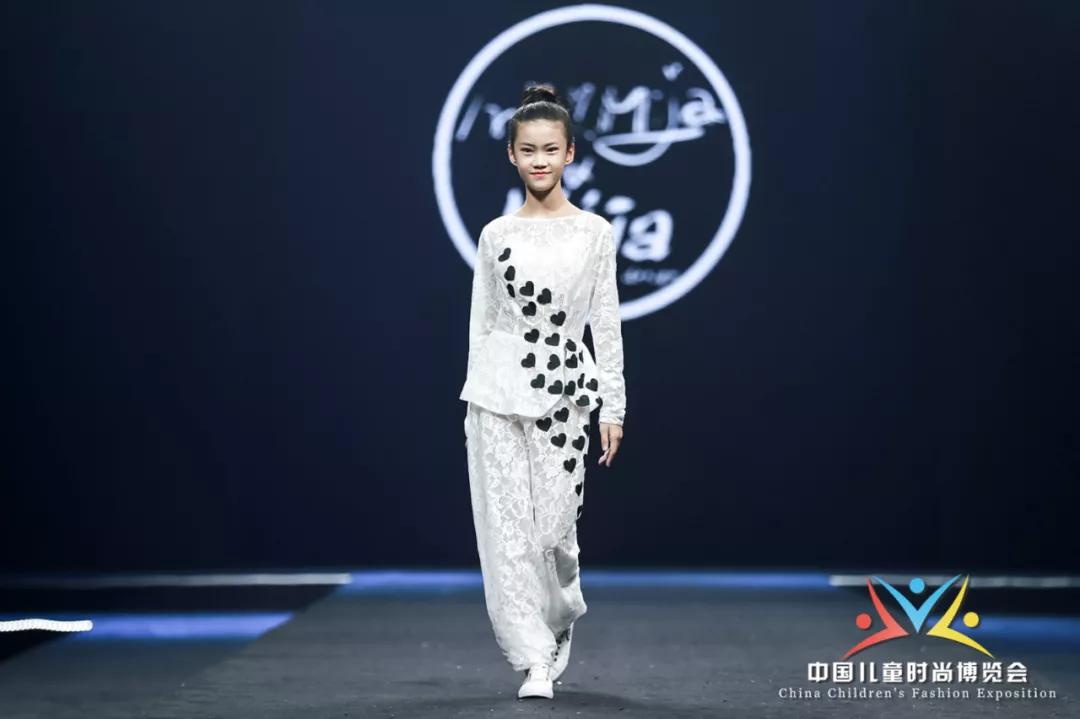 品牌童装发布会童模,2017亚洲国际童装节