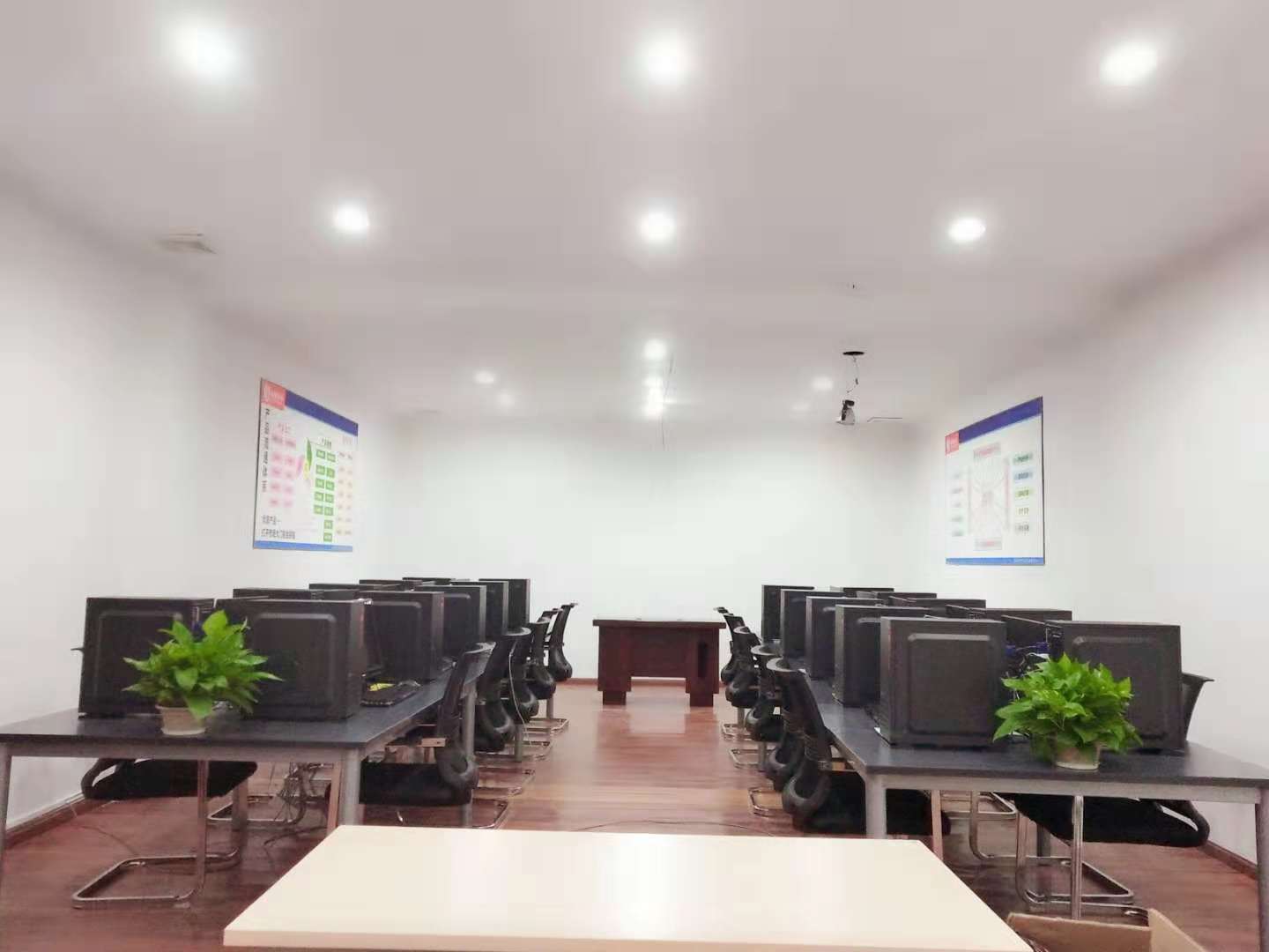 淘金集团云南电商扶贫——盐津淘金创谷