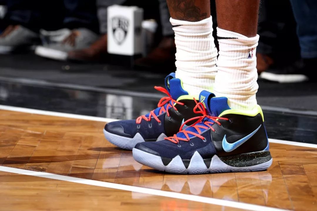 WEN赛场：Curry5助萌神*杀屠**速贷中心威少上脚签名战靴砍大号三双