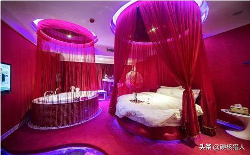 情侣酒店的床为什么有镜子,情侣酒店的床为什么是圆的呢