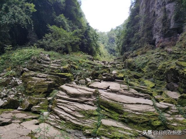 一山分四季十里不同天,一山有四季十里不同天出自哪里