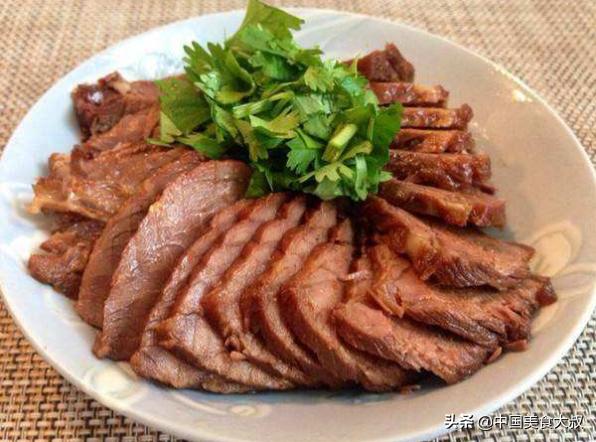 如何使卤出的牛肉回味更好？怎样才能有效避免牛肉一切就碎?