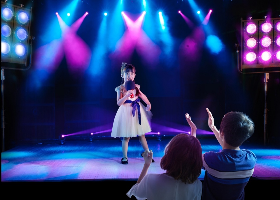 开创无线双人合唱功能唱吧新品话筒G2继续打卡《向往的生活》