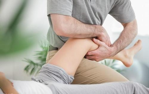 膝盖积水是怎么导致的,膝盖为何积水