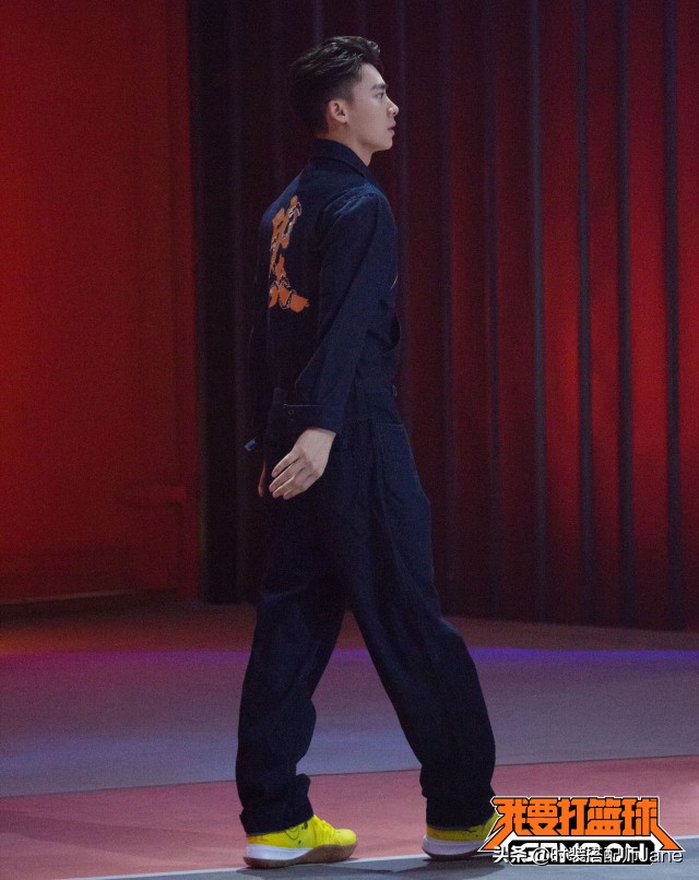 李易峰最新穿搭,李易峰出席活动穿搭