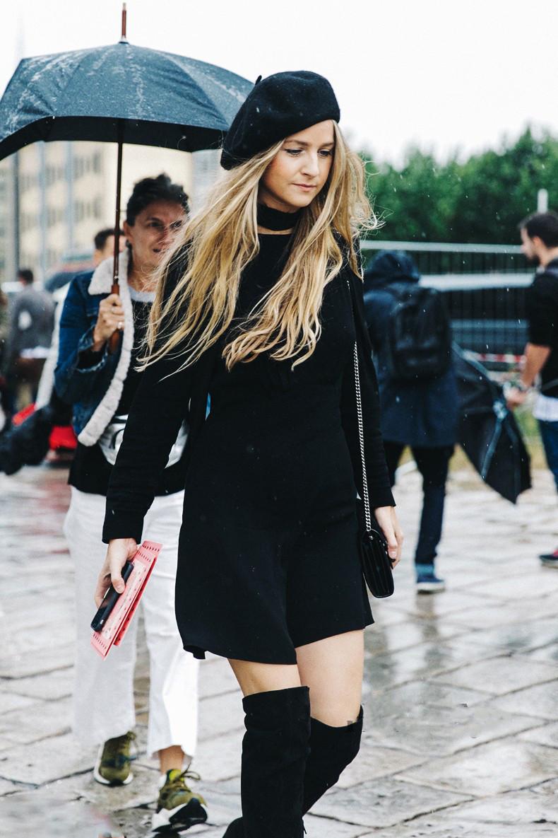 藏蓝色大衣戴什么颜色的帽子好看,西瓜红大衣配西瓜红帽子好不好看