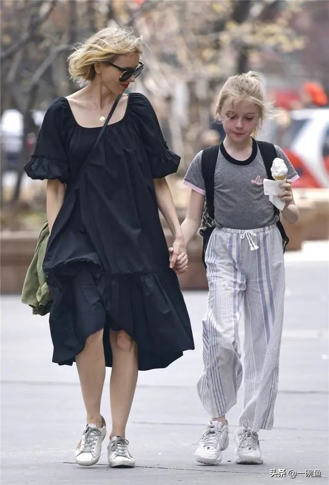 一个十几岁男孩的逆天颜值,中国12岁的逆天颜值