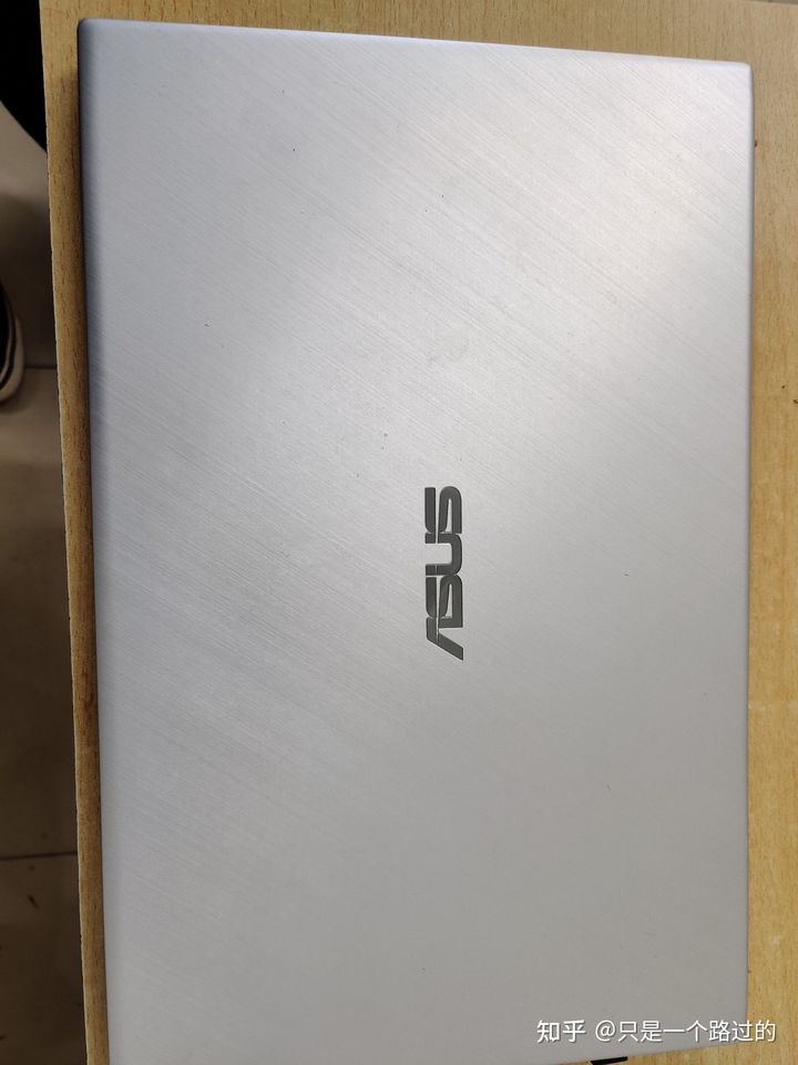 笔记本电脑贴膜视频教程,笔记本电脑需要贴膜影响散热吗