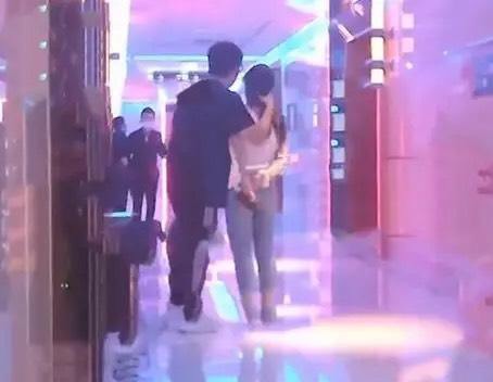 巩俐发福身材肥胖认不出,林志玲巩俐李湘