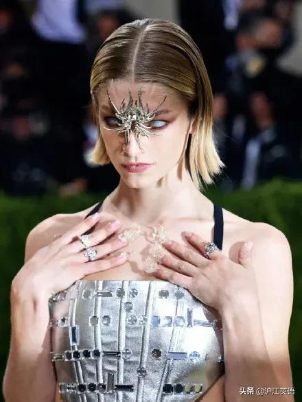 15岁艺术家,15岁走秀