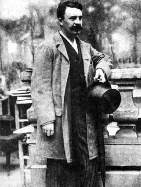 莫泊桑是怎么死的,莫泊桑怎么死的