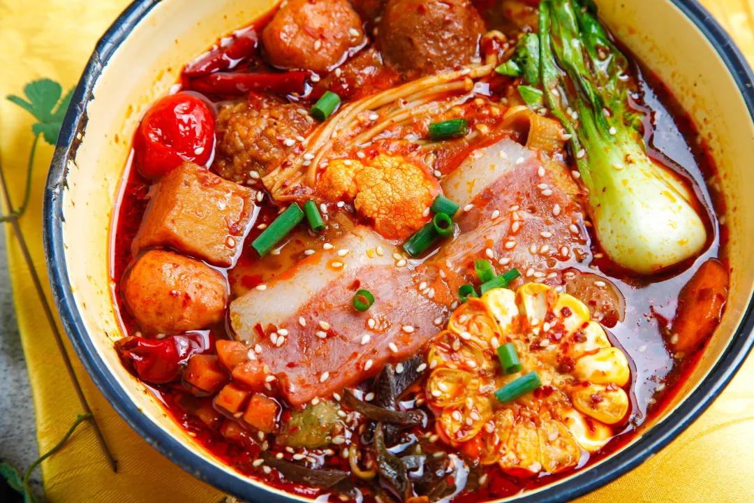 冒菜火锅麻辣烫钵钵鸡有什么区别,冒菜火锅和麻辣烫有什么区别