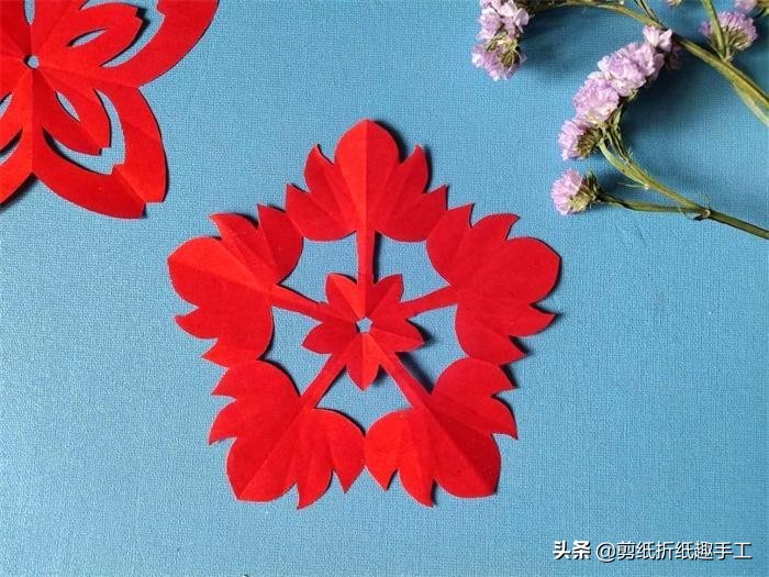 六一儿童节雪花剪纸手工礼物,六一儿童节的手工怎么剪简单