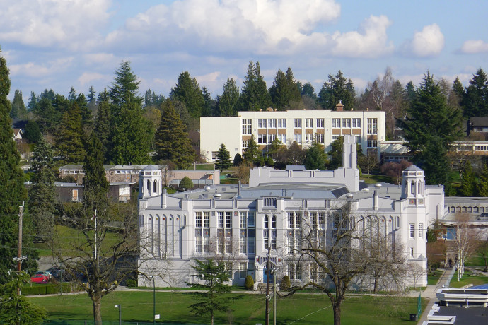 高中去加拿大留学大概多少钱,加拿大高中留学利弊大吗