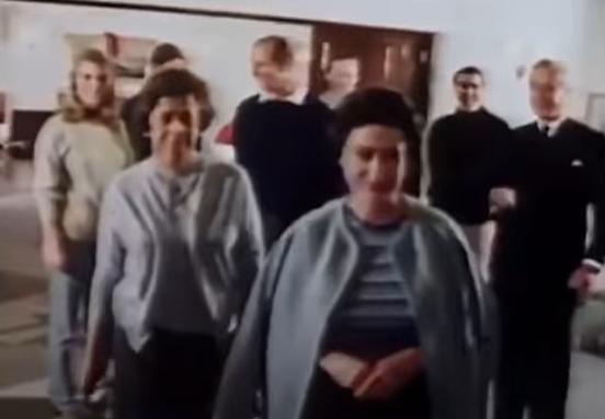 英女王下令封杀50年!王室私生活*片禁**遭泄露,百万人在线吃瓜