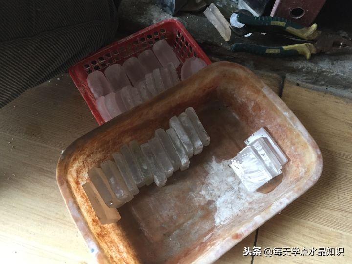 水晶加工全过程吊坠,水晶原石加工全过程