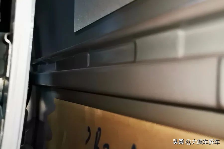 看见的光鲜亮丽,看不见的能省就省