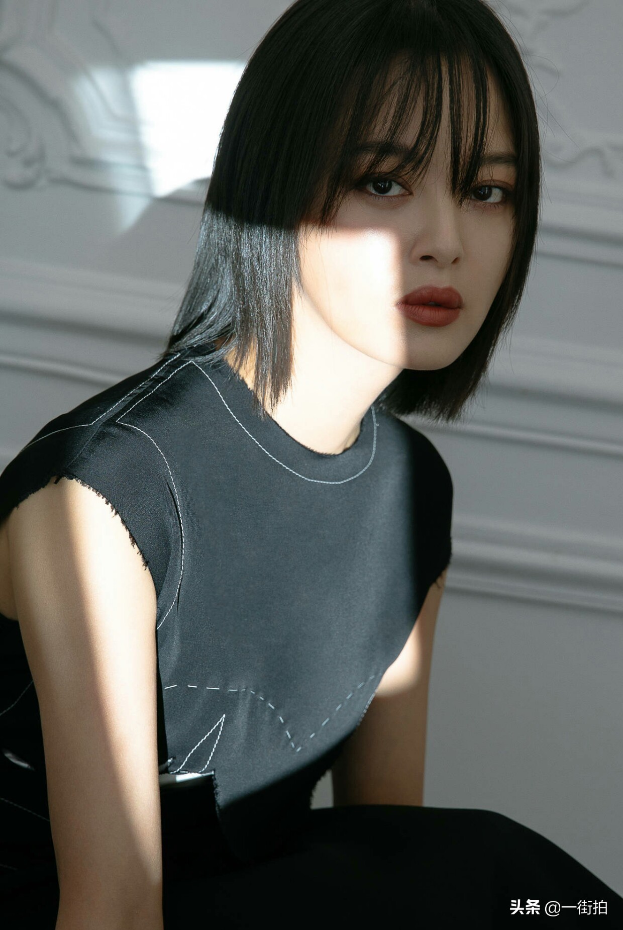 辛芷蕾露背连衣裙同款,女生齐肩短发造型辛芷蕾