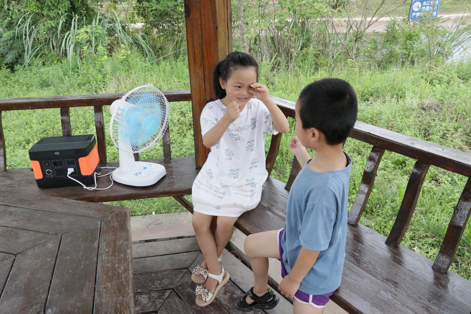 露营户外储能电源价格,户外露营带火了储能电源