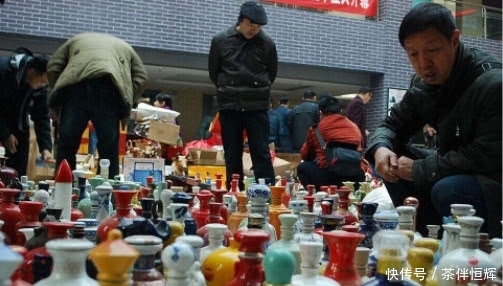 天下收藏误砸真品事件,王刚鉴宝误砸是真品还是赝品