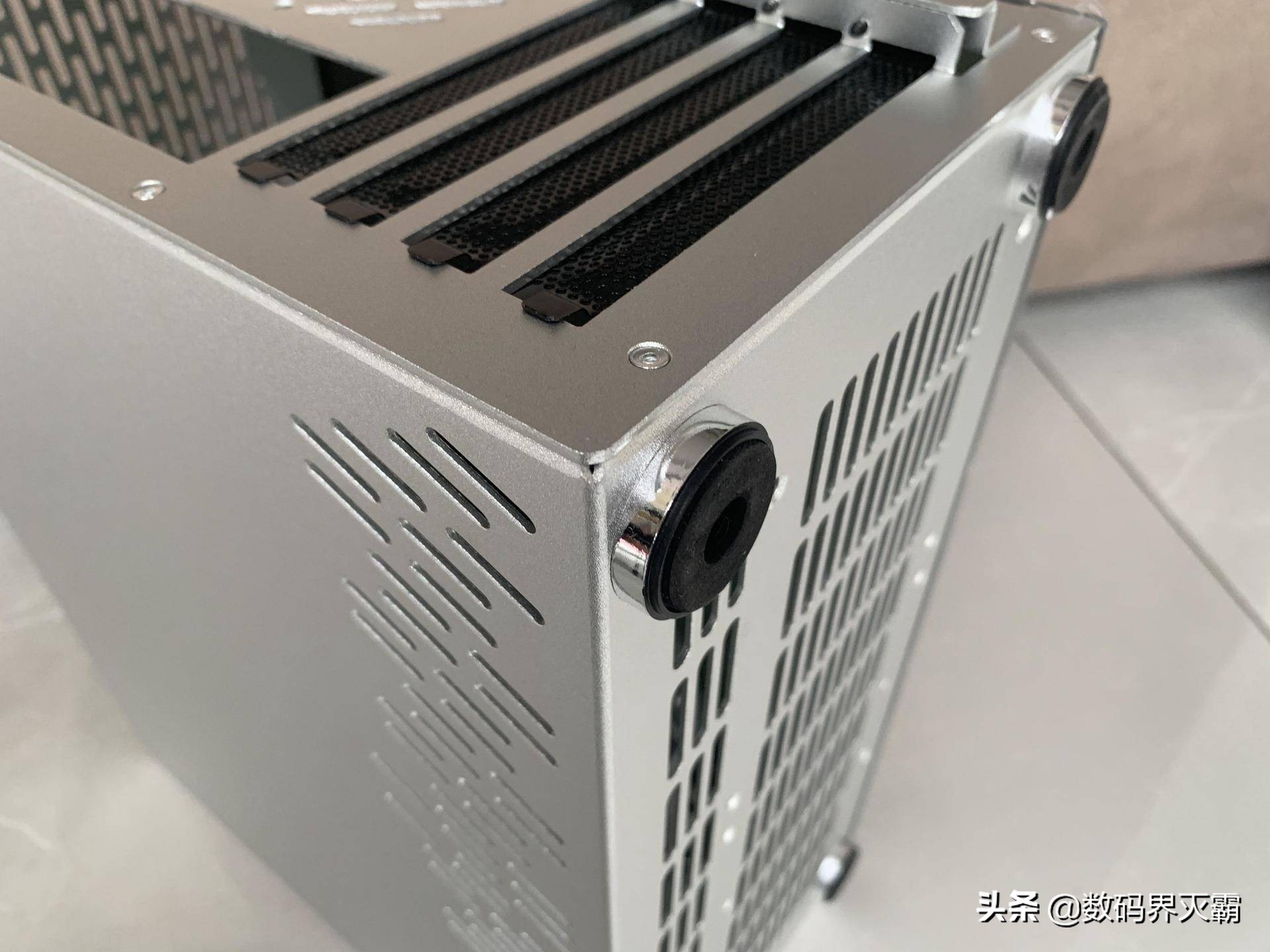 电脑小白穷折腾,我需要一台小机箱,雷匠,Rayarti-M3机箱使用分享