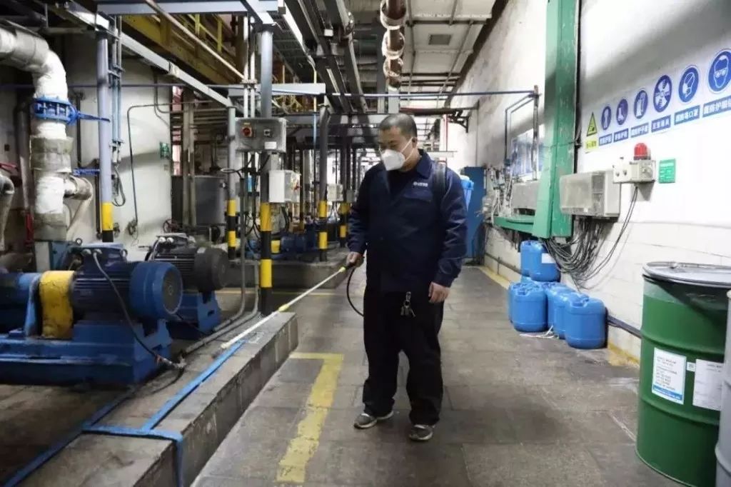 抗疫生产两手抓,抗疫情抓生产两不误