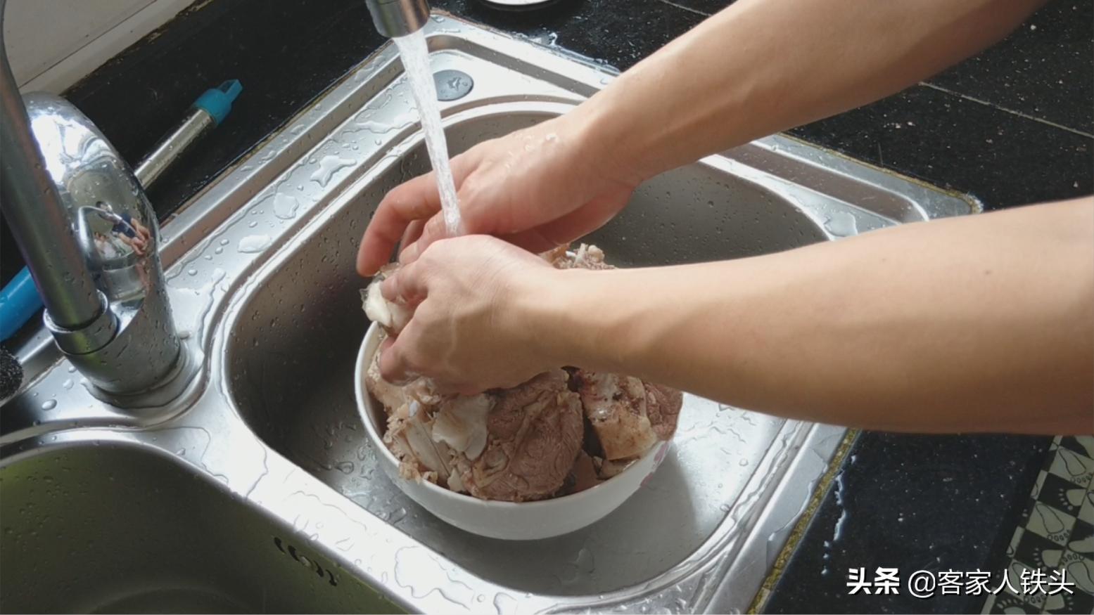 这个汤好喝不胖还养颜学会要常煲,经常熬夜的可以尝试一下美味汤