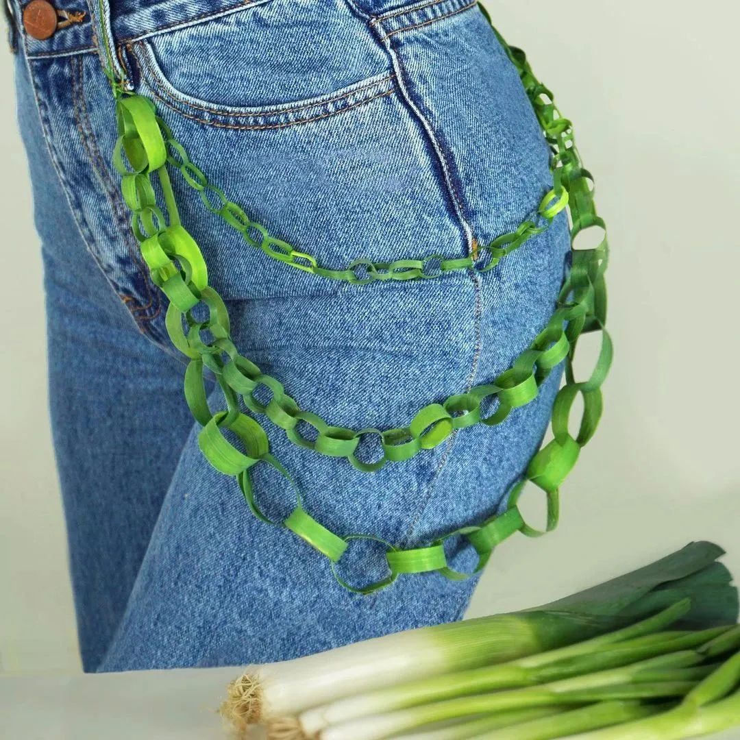 有点诱惑！外国美女设计师拍的“人体”艺术，够大胆，脑洞大开