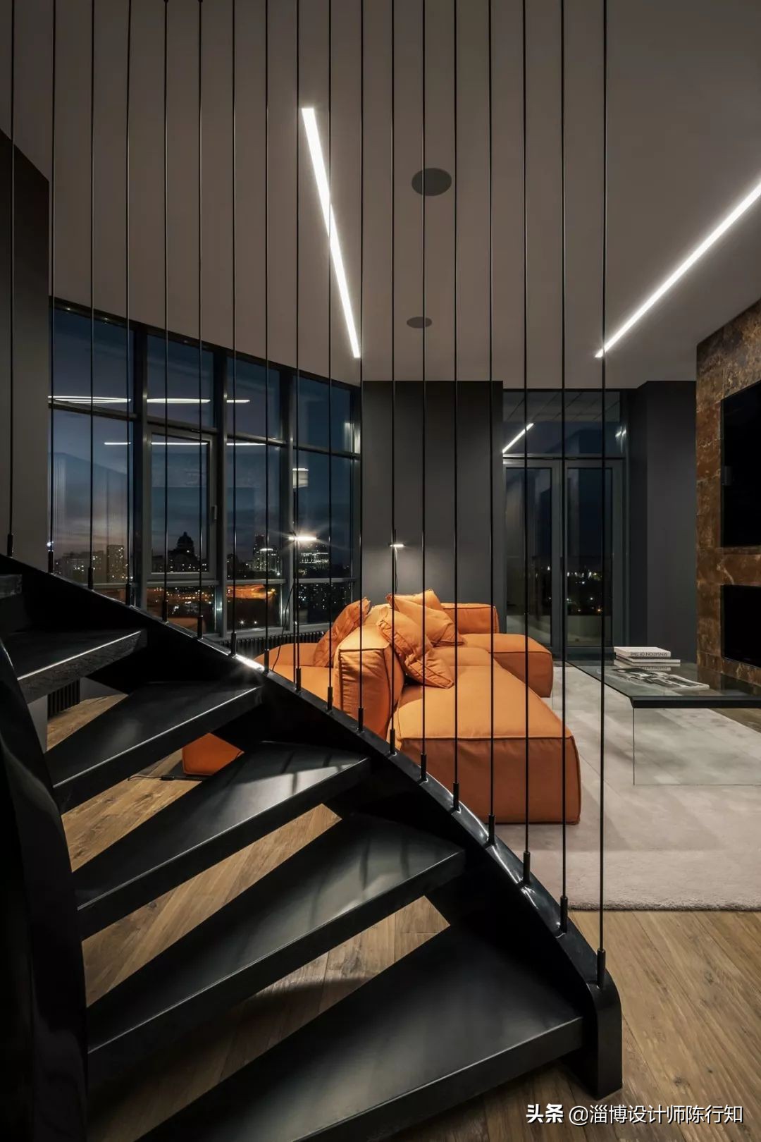 旋转楼梯有没有高端一点的,旋转楼梯适合轻奢风还是新中式