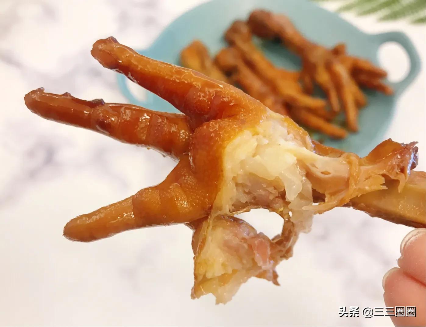 鸡爪怎样做才烂烀，一道快手卤凤爪教给您，40分钟出锅入口脱骨